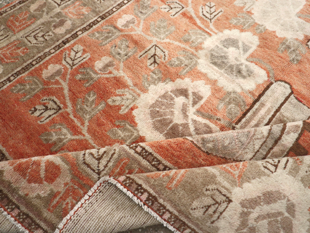 Antique East Turkestan Pictorial Vase Khotan Accent Rug, No.31791 - Gsblank