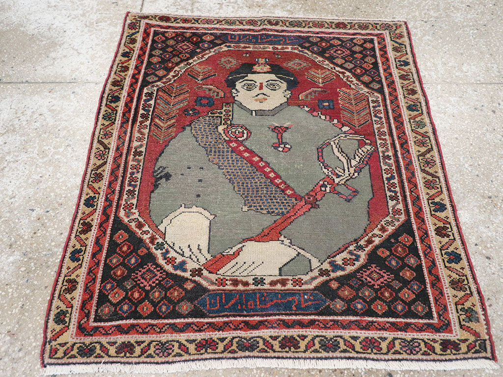 Antique Persian Pictorial Malayer Rug, No.31833 - Gsblank