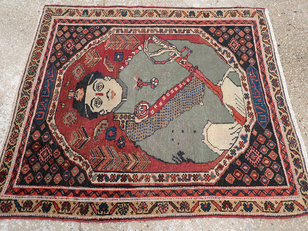 Antique Persian Pictorial Malayer Rug, No.31833 - Gsblank