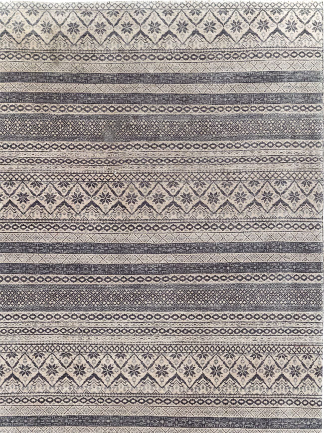 Contemporary Turkish Small Room Size Carpet, No.31876 - Gsblank