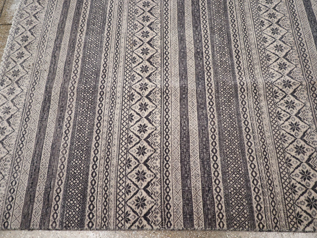 Contemporary Turkish Small Room Size Carpet, No.31876 - Gsblank