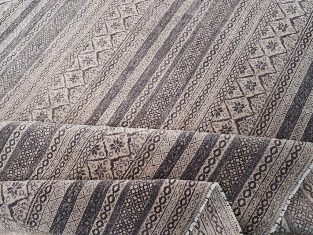 Contemporary Turkish Small Room Size Carpet, No.31876 - Gsblank