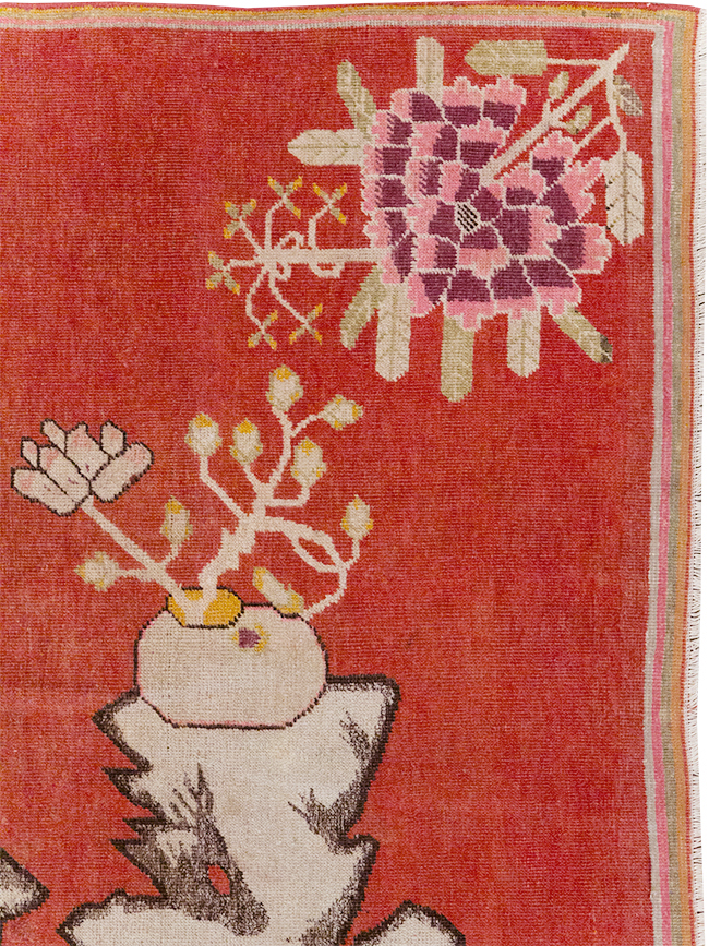 Antique East Turkestan Pictorial Vase Khotan Rug, No.31879 - Gsblank