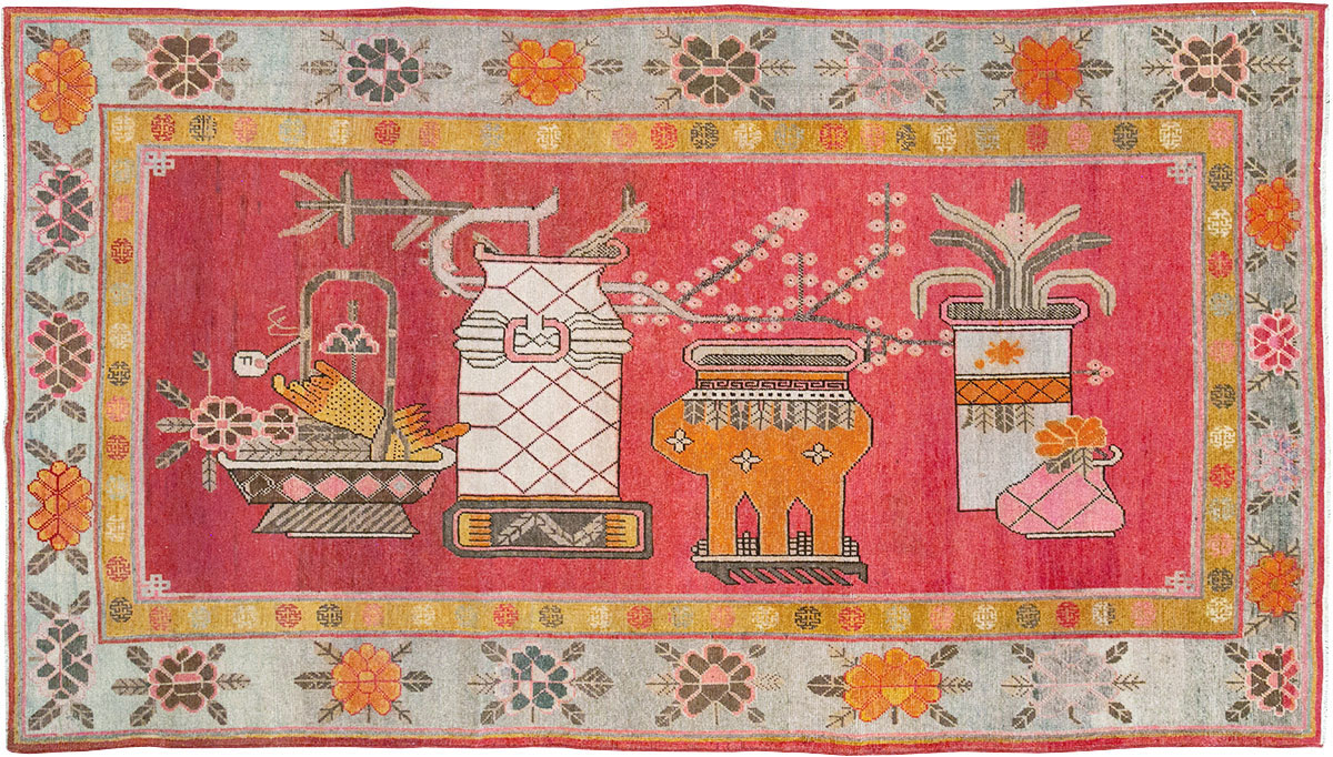 Antique East Turkestan Pictorial Vase Khotan Accent Rug, No.31882 - Gsblank