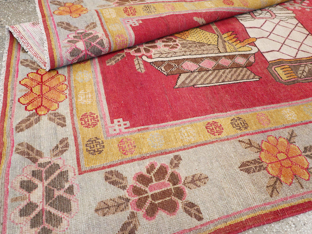 Antique East Turkestan Pictorial Vase Khotan Accent Rug, No.31882 - Gsblank