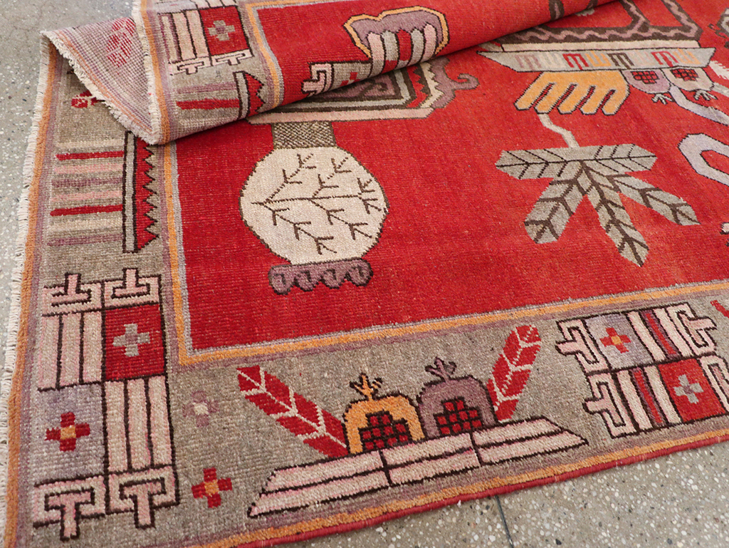 Antique East Turkestan Khotan Pictorial Accent Rug, No.31883 - Gsblank