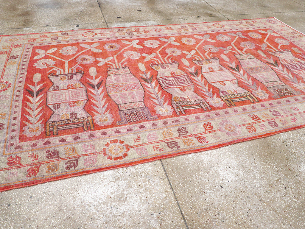 Antique East Turkestan Khotan Pictorial Vase Accent Rug, No.31895 - Gsblank
