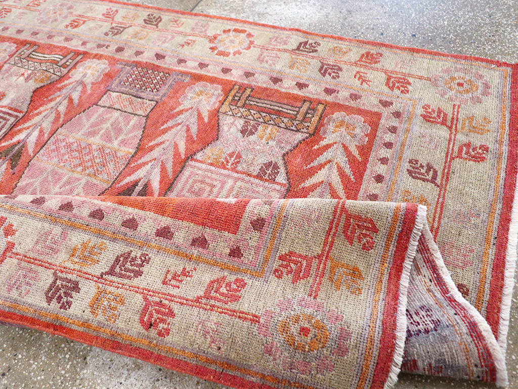 Antique East Turkestan Vase Khotan Pictorial Accent Rug, No.31895 - Gsblank