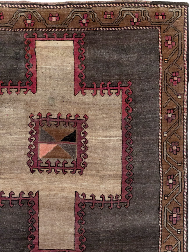 Tribal Vintage Turkish Anatolian Room Size Carpet, No.31897 - Gsblank
