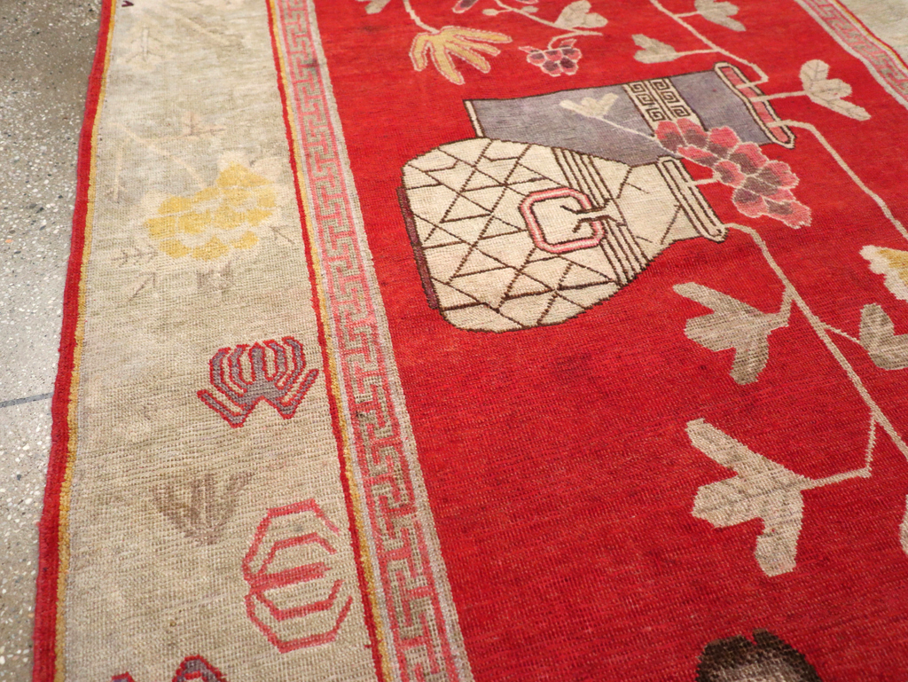 Vintage East Turkestan Pictorial Vase Khotan, No.31902 - Gsblank