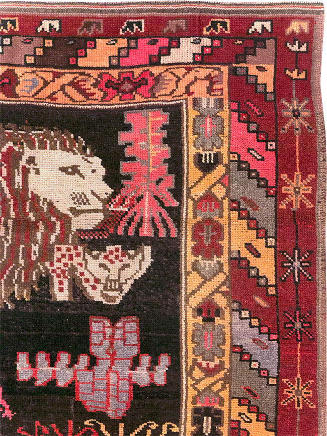 Vintage Turkish Anatolian Square Pictorial Accent Carpet, No.31908 - Gsblank