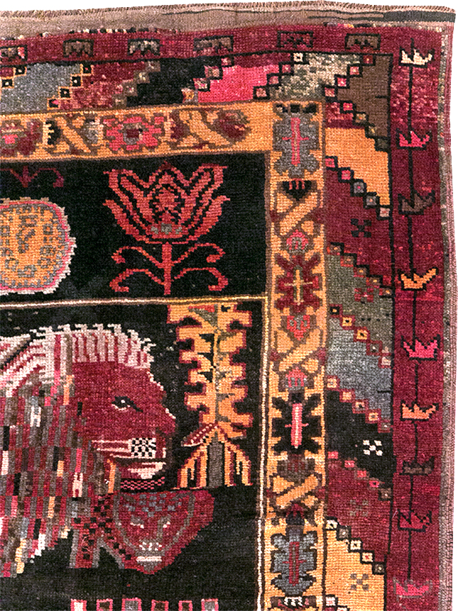 Vintage Turkish Anatolian Pictorial Accent Carpet, No.31909 - Gsblank
