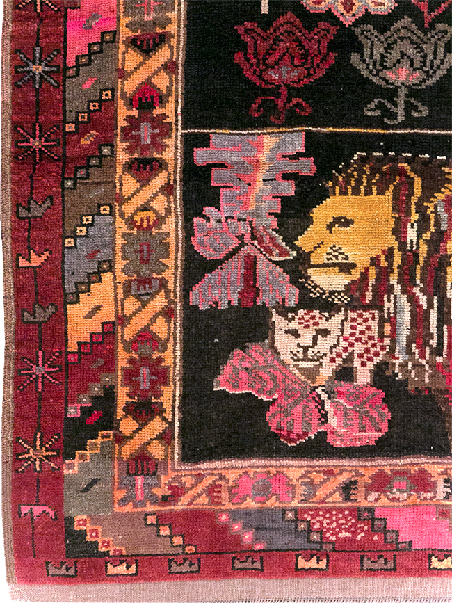 Vintage Turkish Anatolian Pictorial Accent Carpet, No.31909 - Gsblank