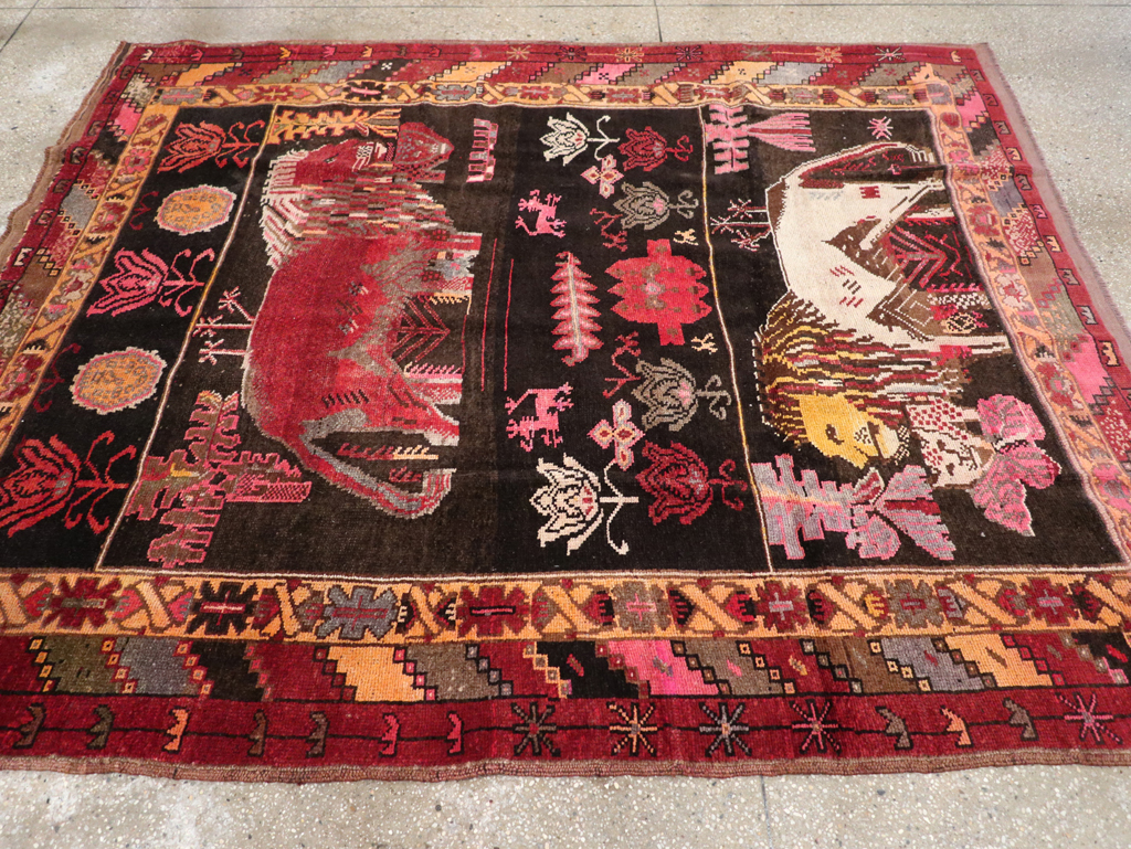 Vintage Turkish Anatolian Pictorial Accent Carpet, No.31909 - Gsblank
