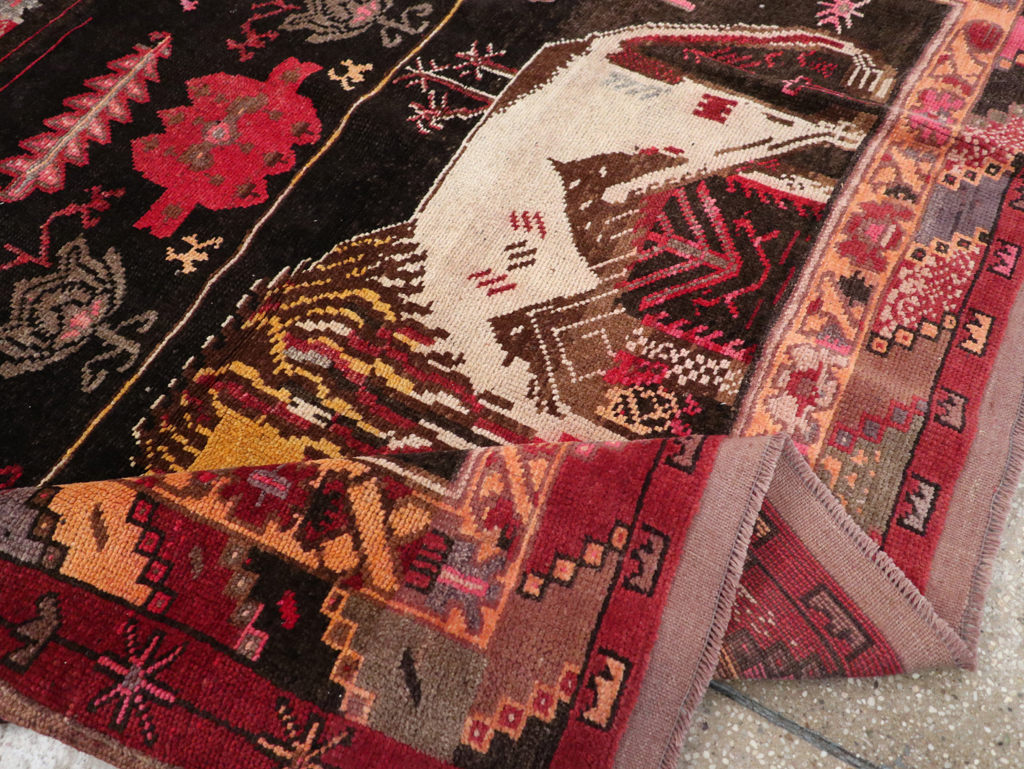 Vintage Turkish Anatolian Pictorial Accent Carpet, No.31909 - Gsblank