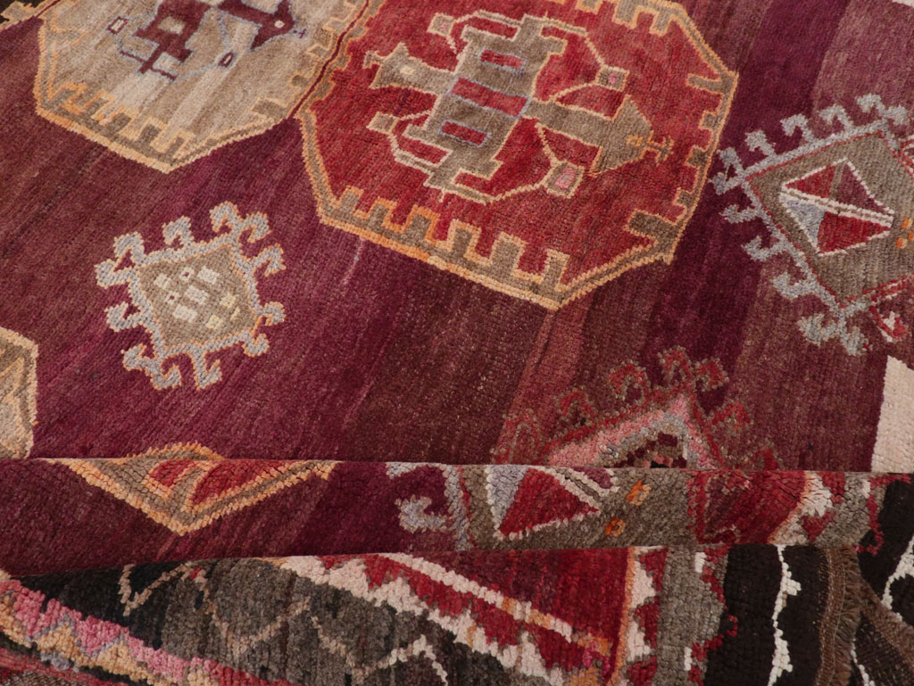 Vintage Turkish Anatolian Small Room Size Carpet, No.31925 - Gsblank