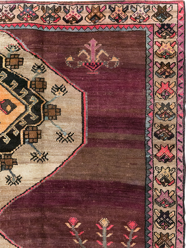 Vintage Turkish Anatolian Gallery Carpet, No.31927 - Gsblank