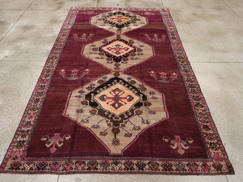 Vintage Turkish Anatolian Gallery Carpet, No.31927 - Gsblank