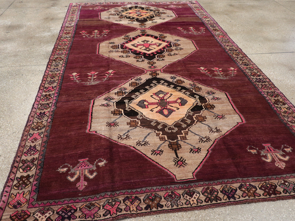 Vintage Turkish Anatolian Gallery Carpet, No.31927 - Gsblank