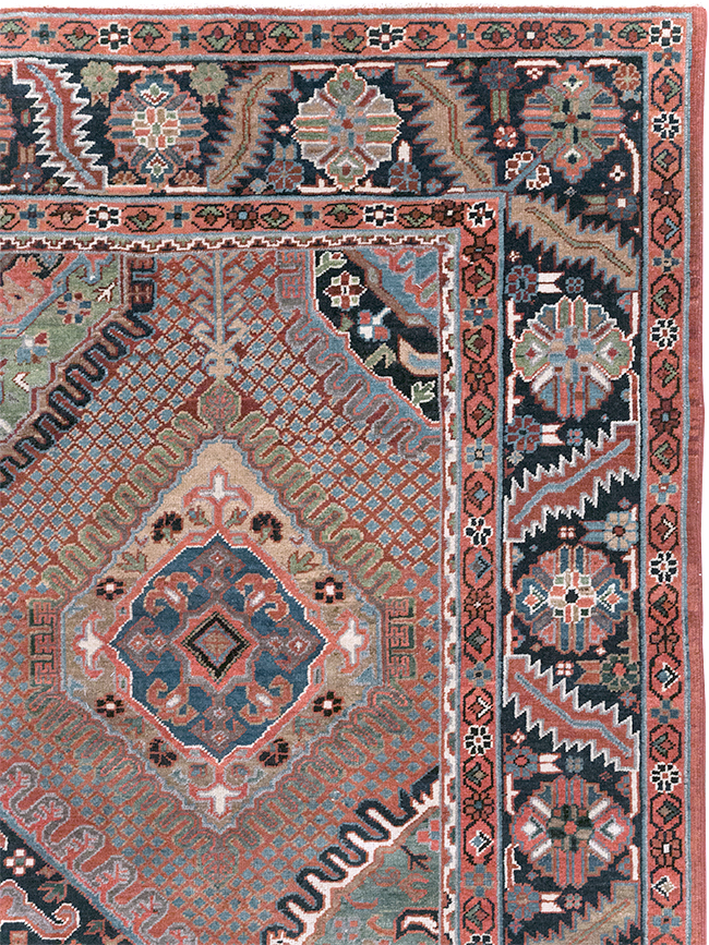 Antique Persian Heriz Carpet, No.31944 - Gsblank