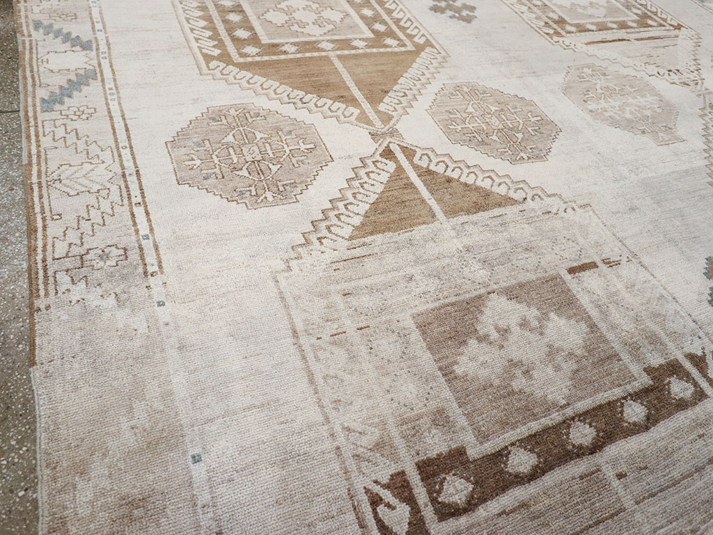 Vintage Turkish Anatolian Room Size Carpet, No.31952 - Gsblank