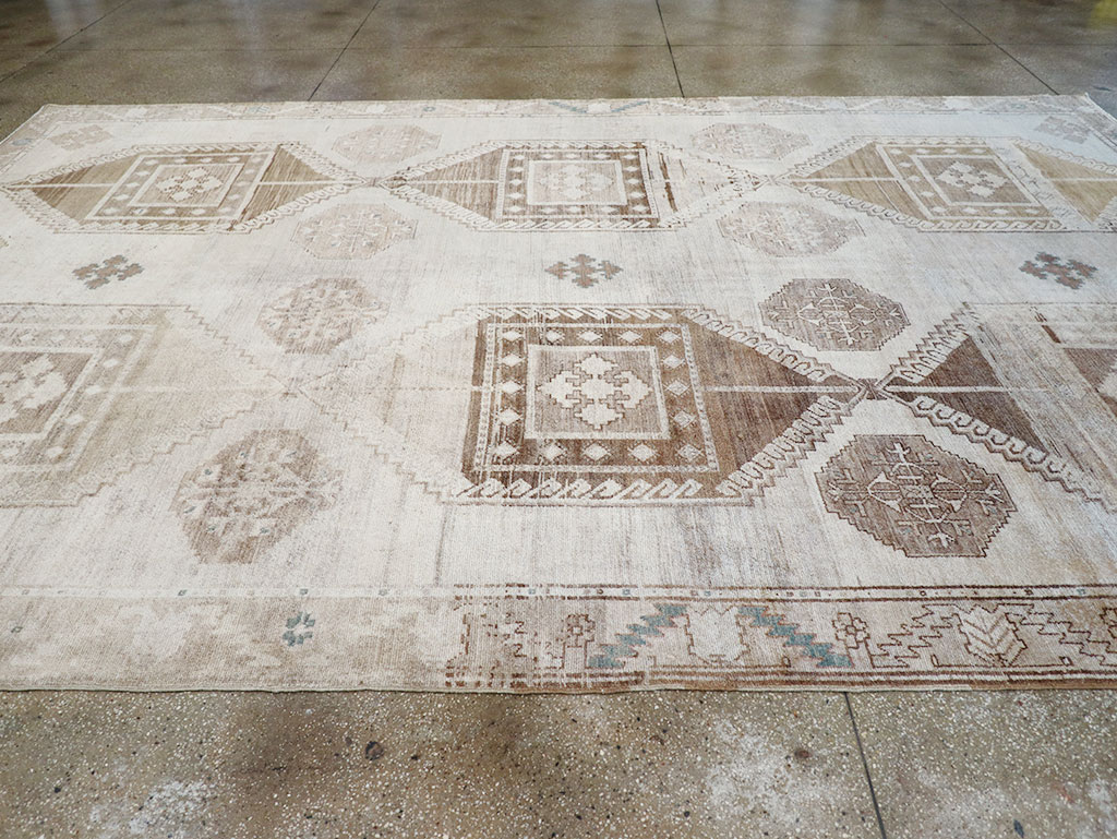 Vintage Turkish Anatolian Room Size Carpet, No.31952 - Gsblank