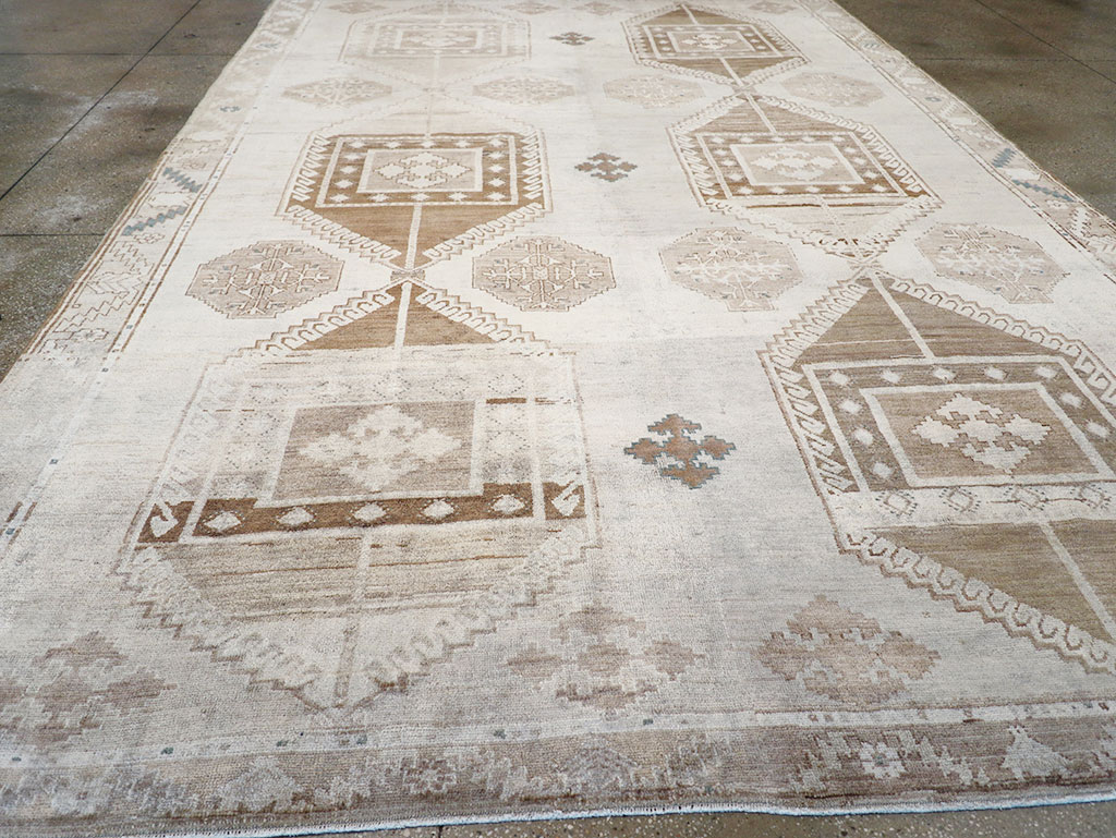 Vintage Turkish Anatolian Room Size Carpet, No.31952 - Gsblank