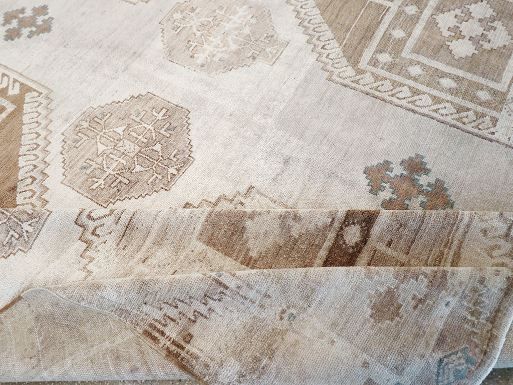 Vintage Turkish Anatolian Room Size Carpet, No.31952 - Gsblank