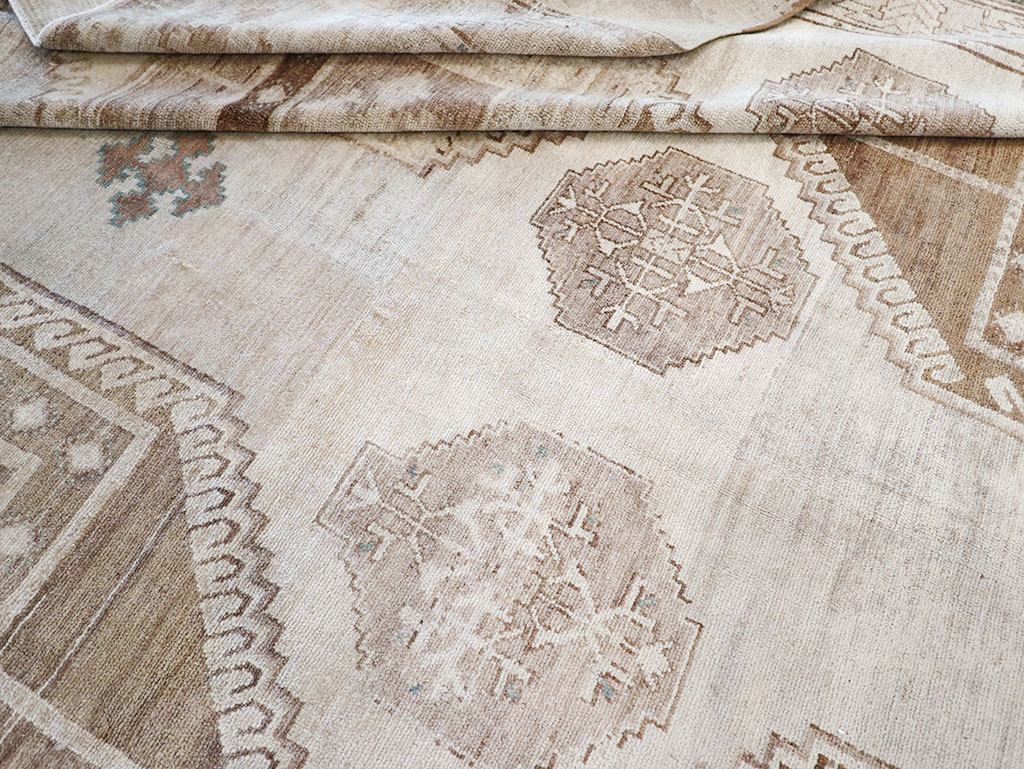 Vintage Turkish Anatolian Room Size Carpet, No.31952 - Gsblank