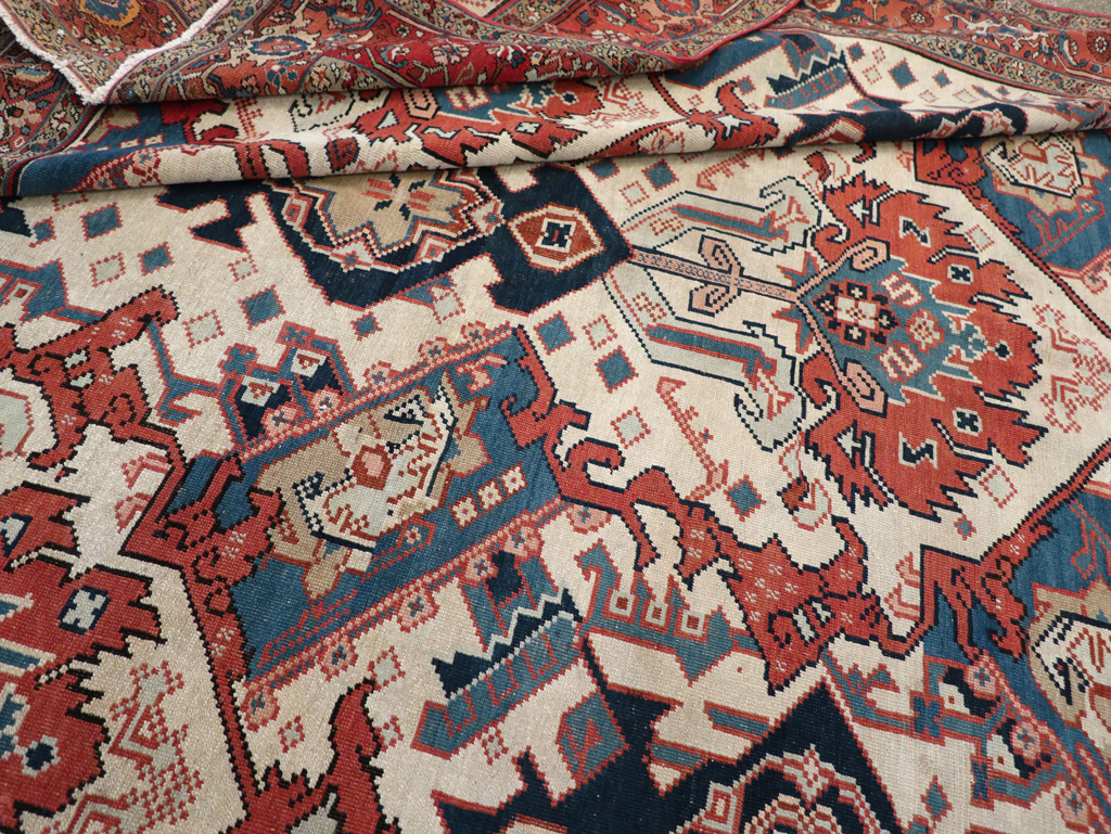 Antique Persian Heriz Carpet, No.31965 - Gsblank