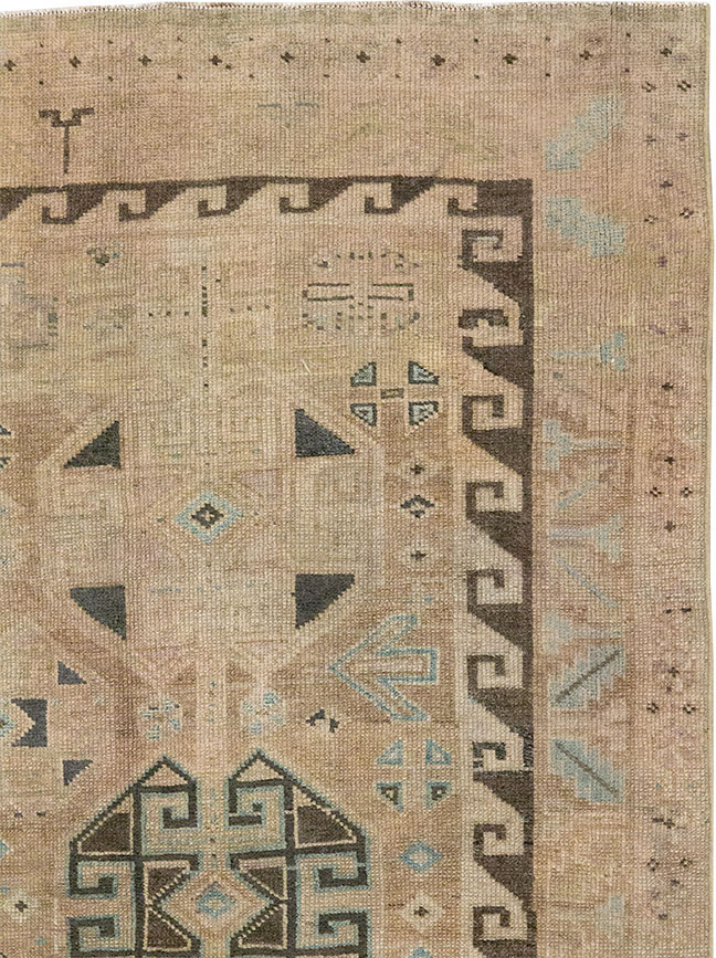 Vintage Persian Lori Accent Rug, No.31995 - Gsblank