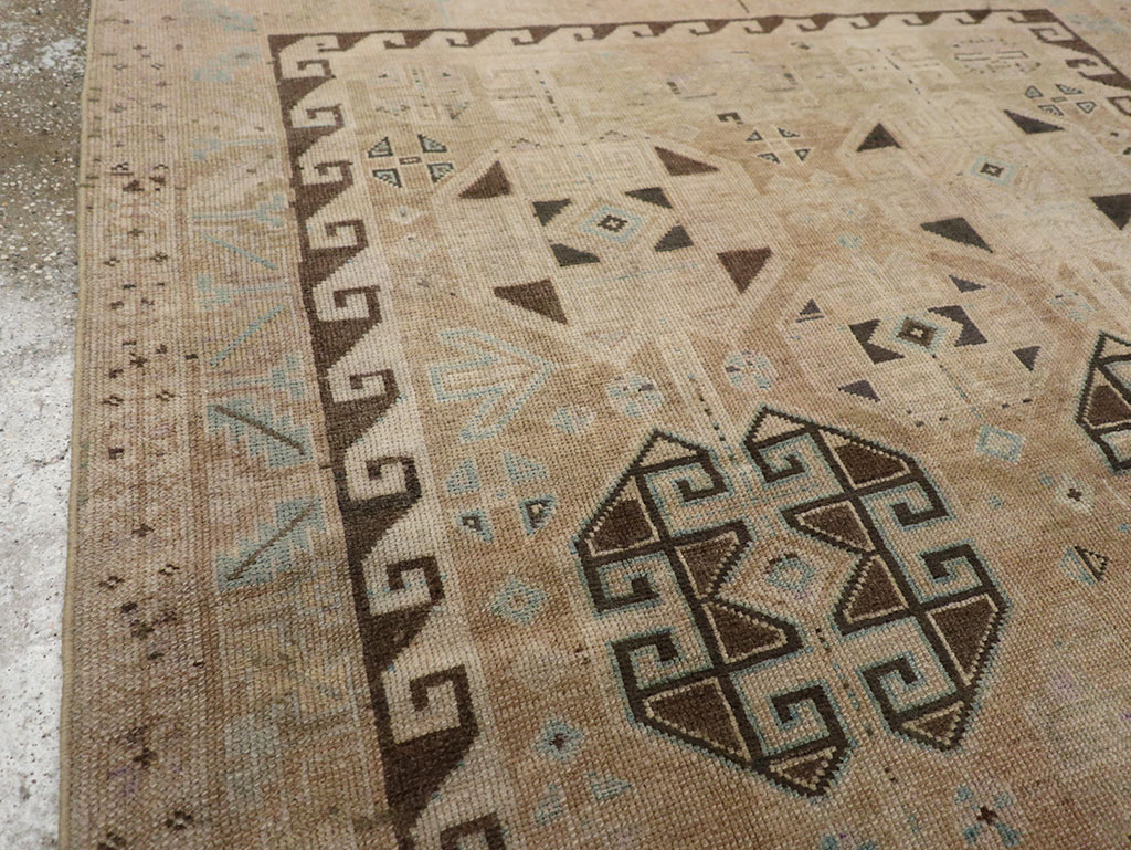Vintage Persian Lori Accent Rug, No.31995 - Gsblank