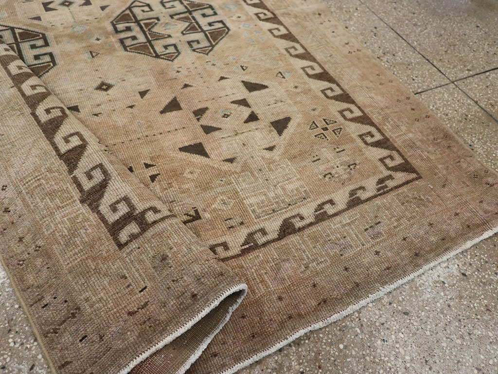 Vintage Persian Lori Accent Rug, No.31995 - Gsblank