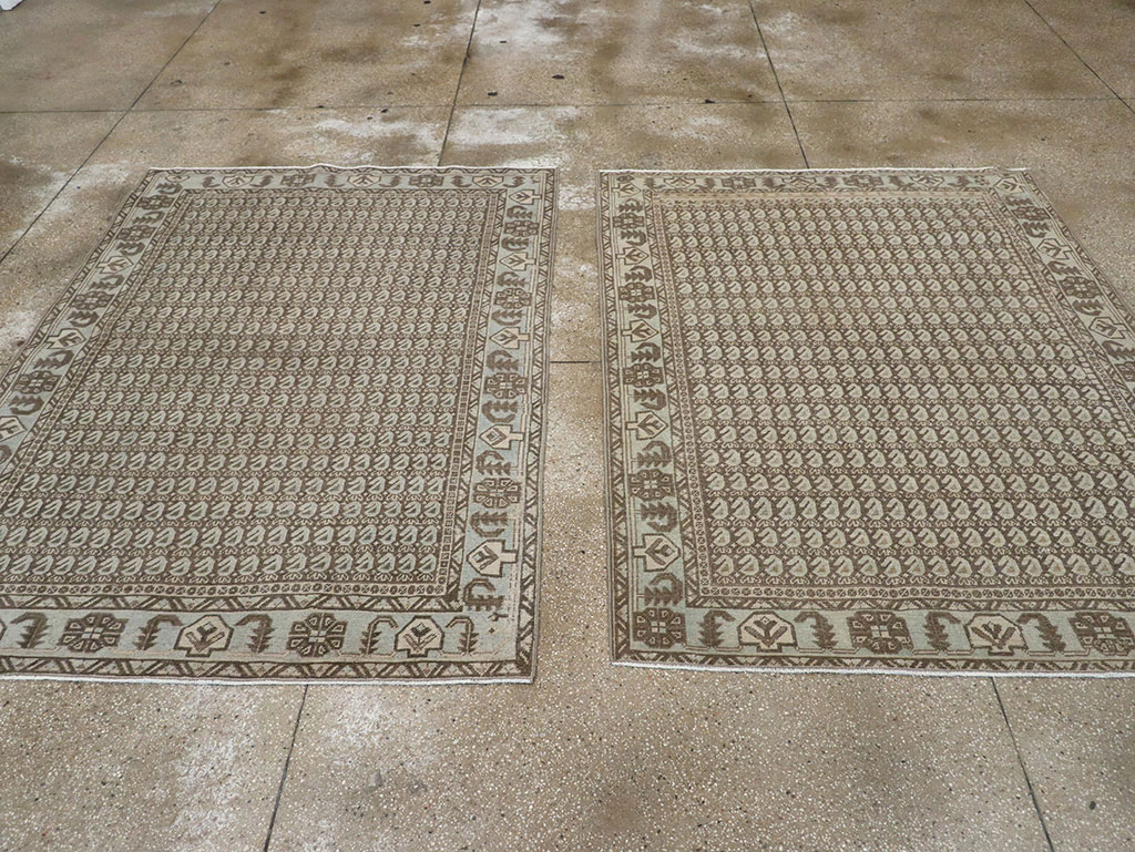 Vintage Persian Veece Accent Rug (Pair: 1 of 2), No.32003 - Gsblank