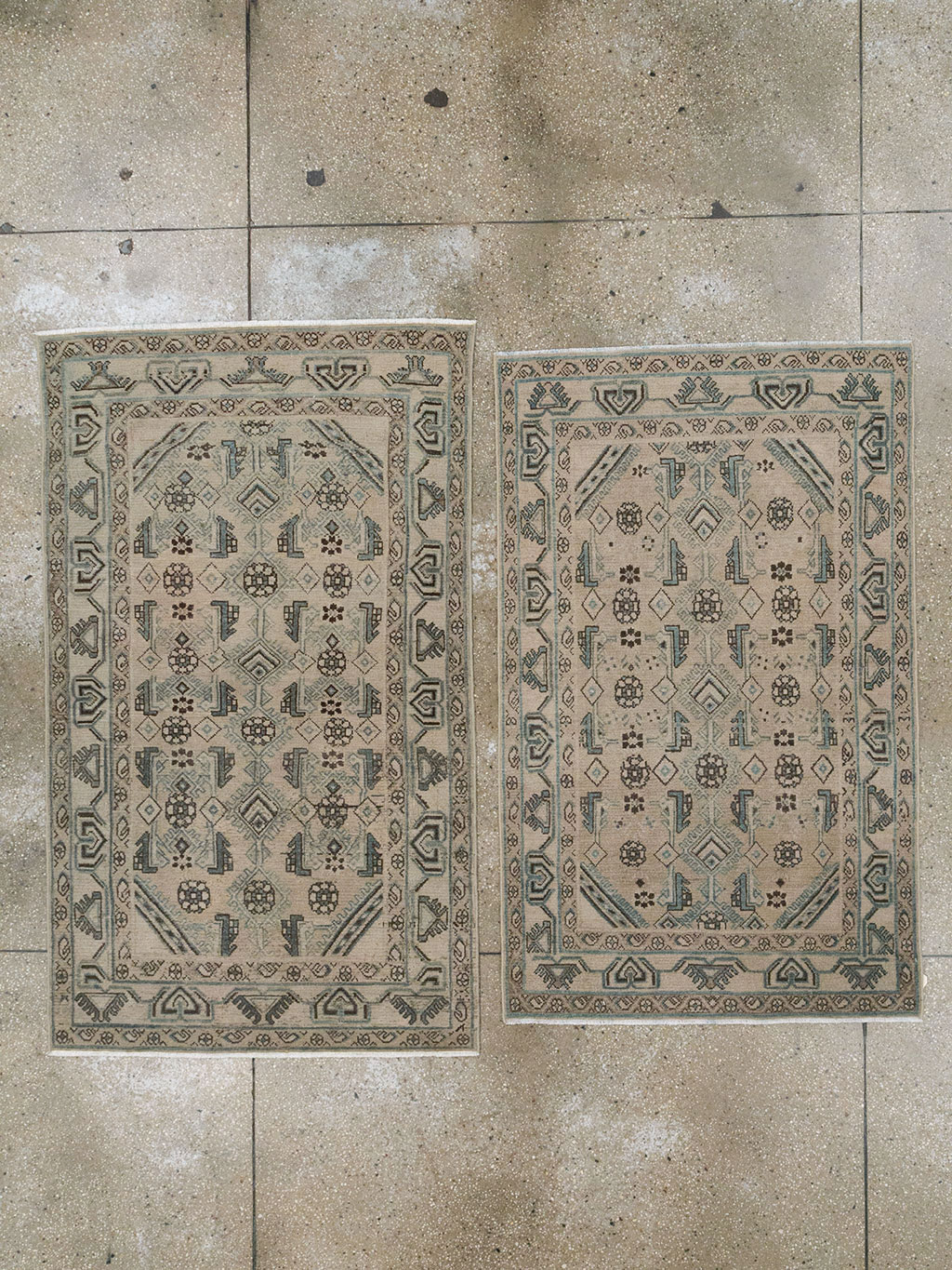 Vintage Persian Malayer Throw Rug (Pair: 1 of 2), No.32061 - Gsblank