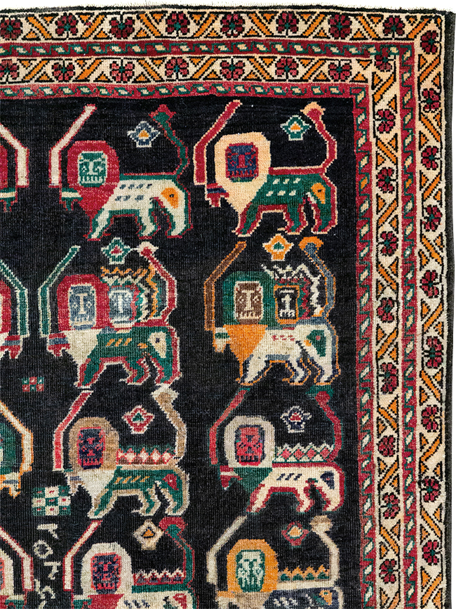 Vinatge Persian Shiraz Pictorial Accent Rug, No.32090 - Gsblank