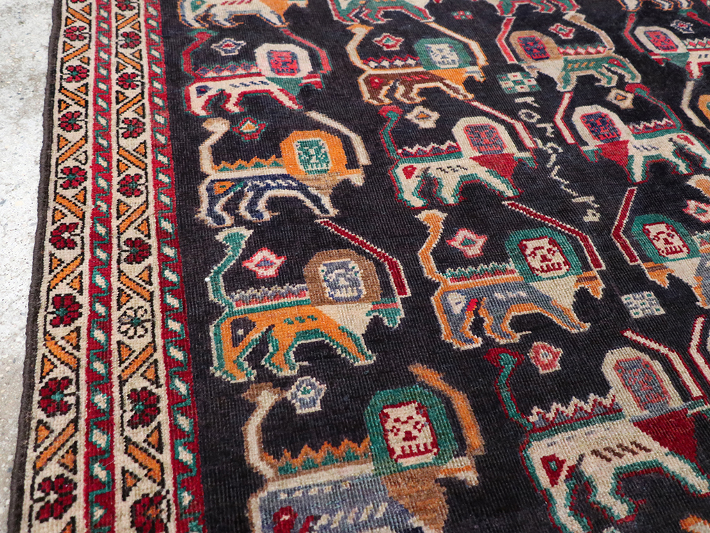 Vinatge Persian Shiraz Pictorial Accent Rug, No.32090 - Gsblank