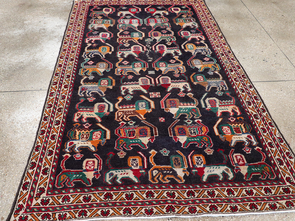 Vinatge Persian Shiraz Pictorial Accent Rug, No.32090 - Gsblank