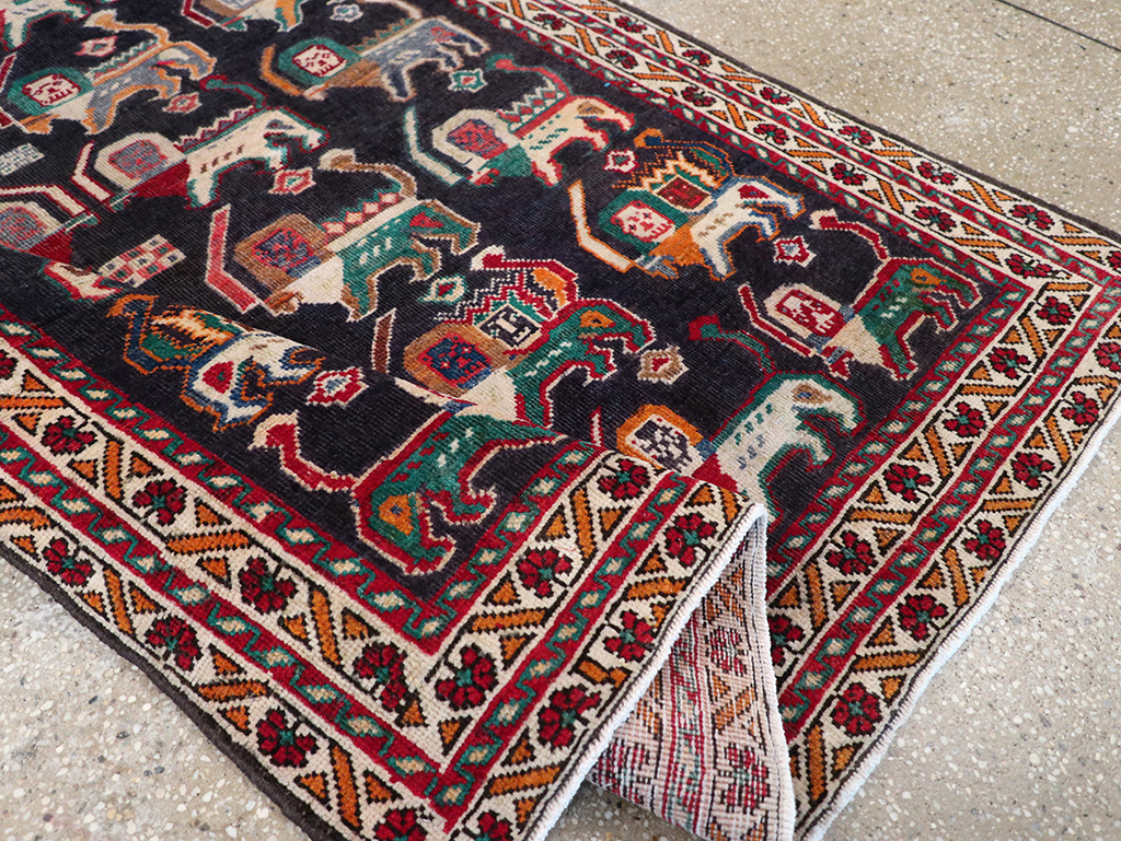 Vinatge Persian Shiraz Pictorial Accent Rug, No.32090 - Gsblank