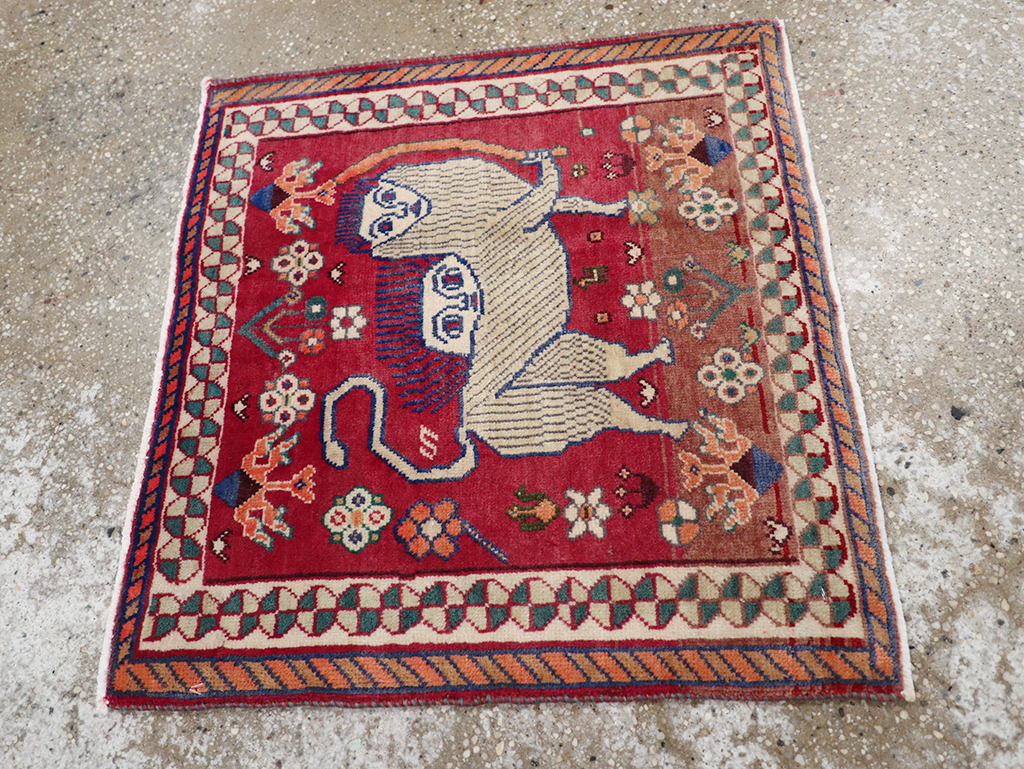 Vintage Persian Shiraz Pictorial Throw Rug, No.32107 - Gsblank