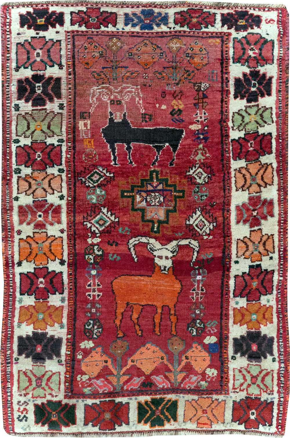 Vintage Persian Tabriz Pictorial Rug, No.32146 - Gsblank