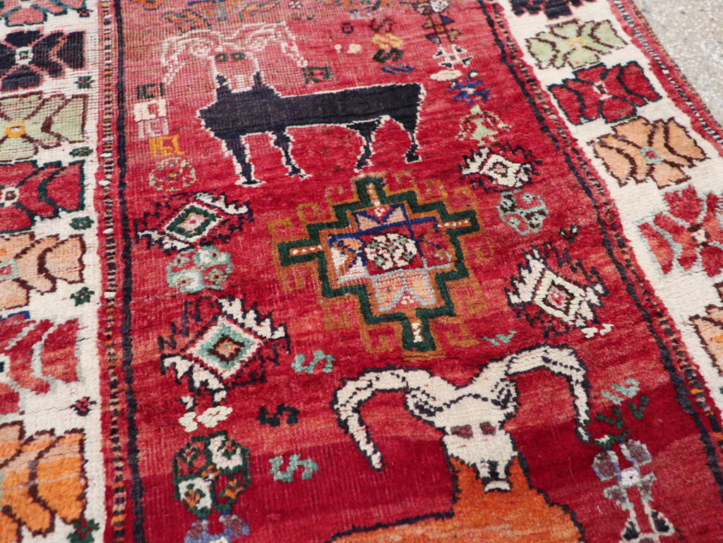 Vintage Persian Tabriz Pictorial Rug, No.32146 - Gsblank