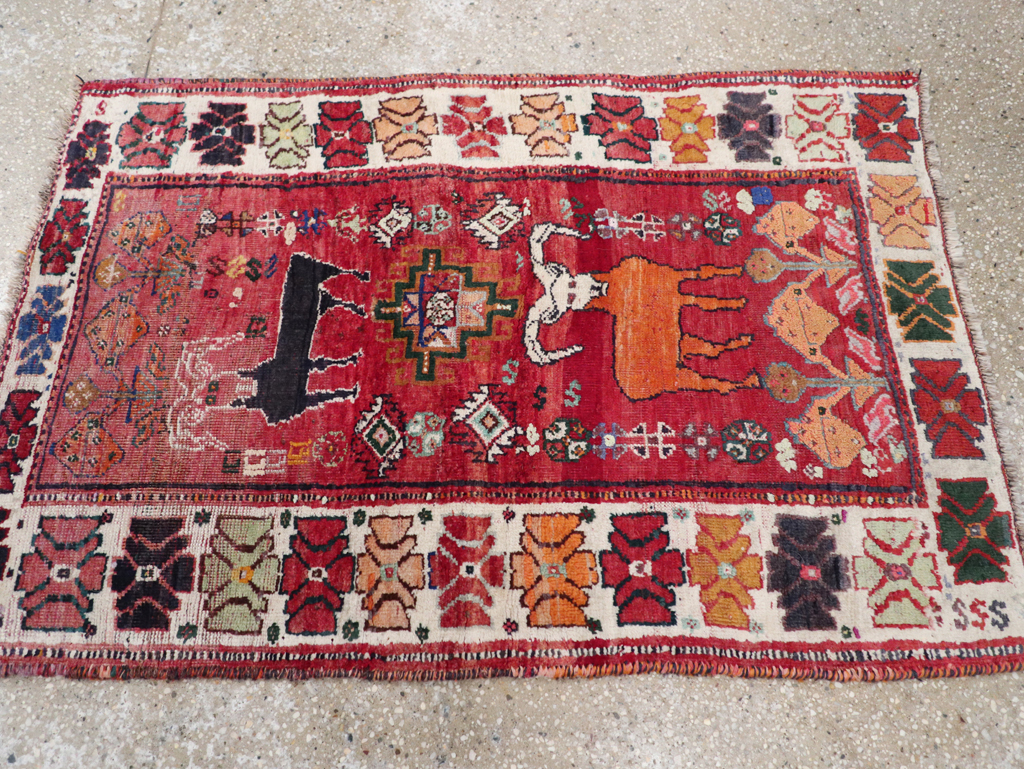 Vintage Persian Tabriz Pictorial Rug, No.32146 - Gsblank