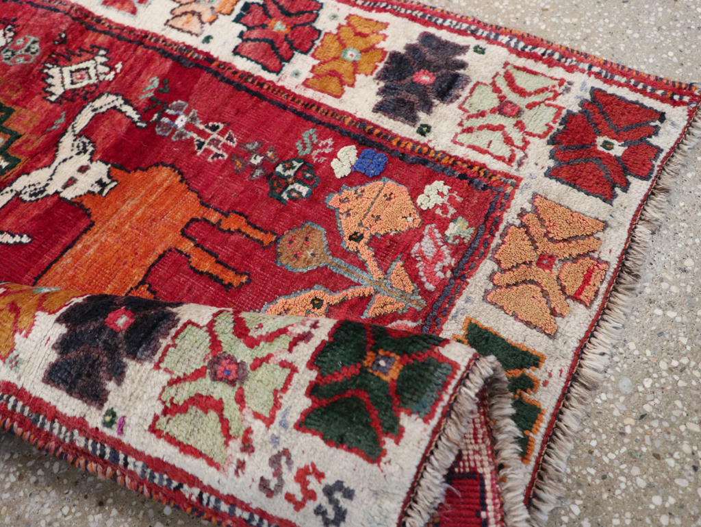 Vintage Persian Tabriz Pictorial Rug, No.32146 - Gsblank