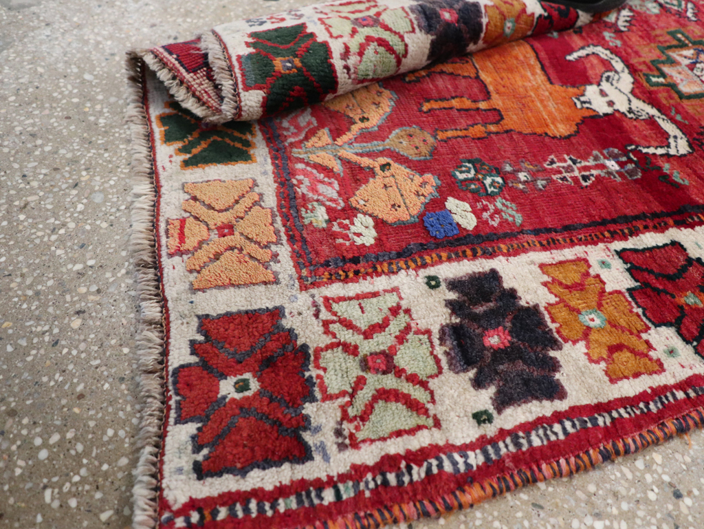 Vintage Persian Tabriz Pictorial Rug, No.32146 - Gsblank