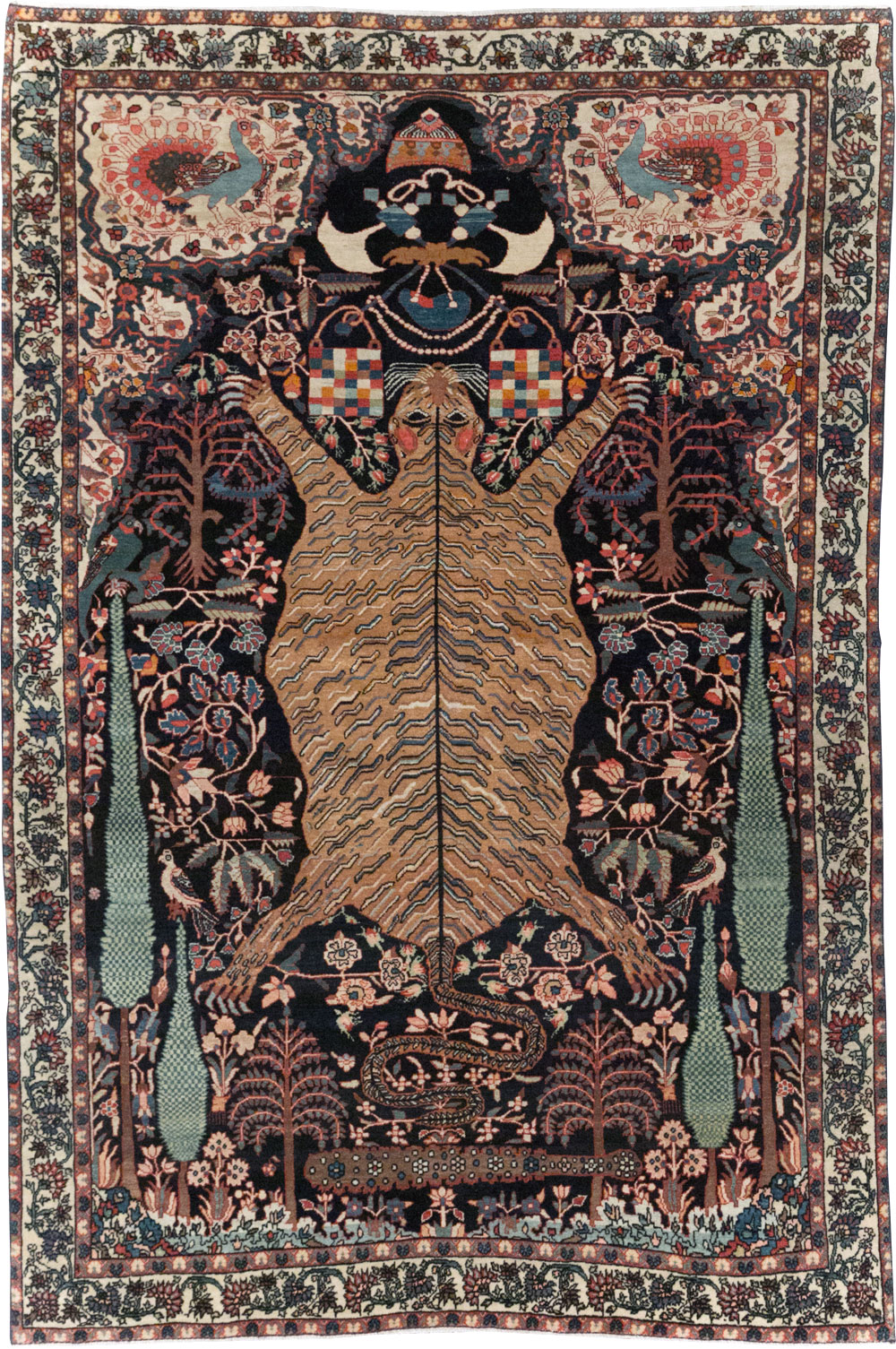 Antique Persian Sarouk Fereghan Pictorial Accent rug, No.32173 - Gsblank