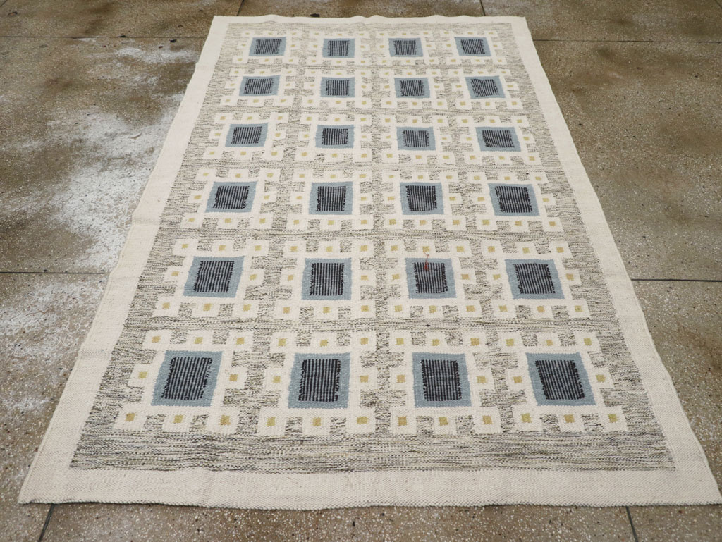 Swedish Inspired Contemporary Turkish Flatweave Accent Rug, No.32200 - Gsblank