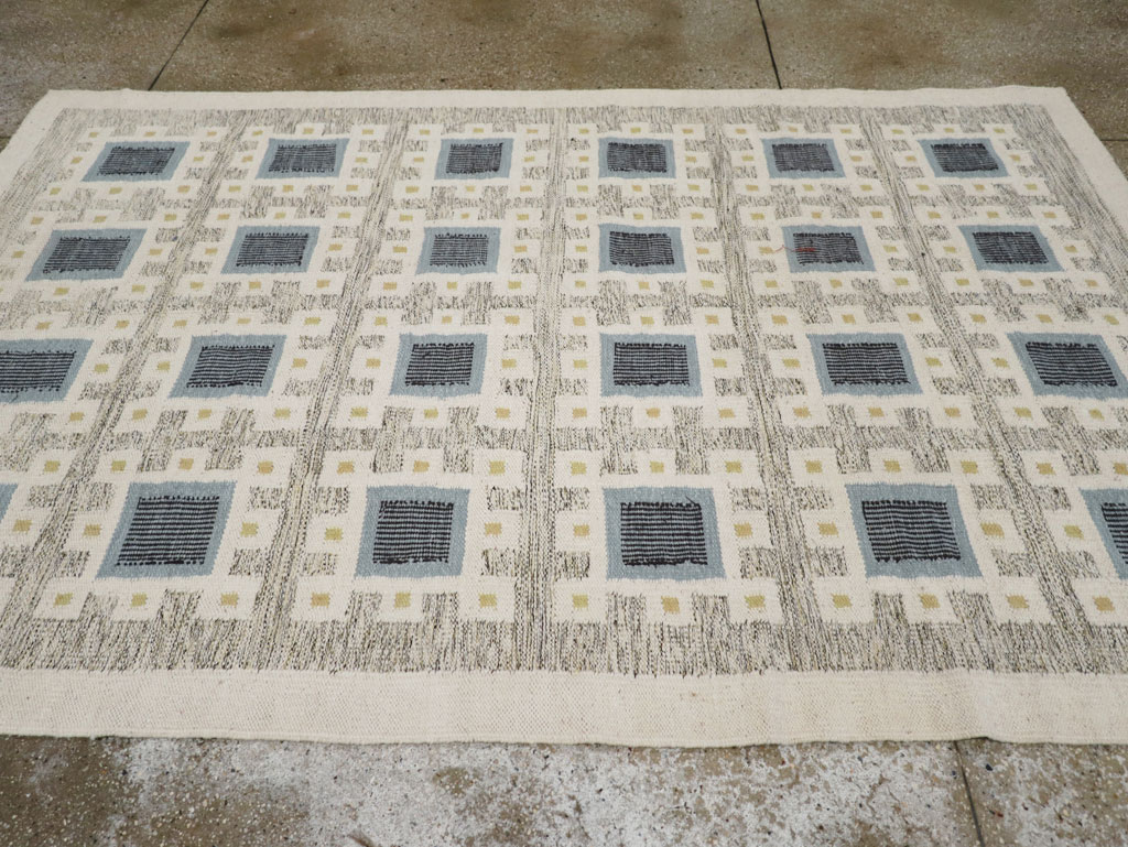 Swedish Inspired Contemporary Turkish Flatweave Accent Rug, No.32200 - Gsblank