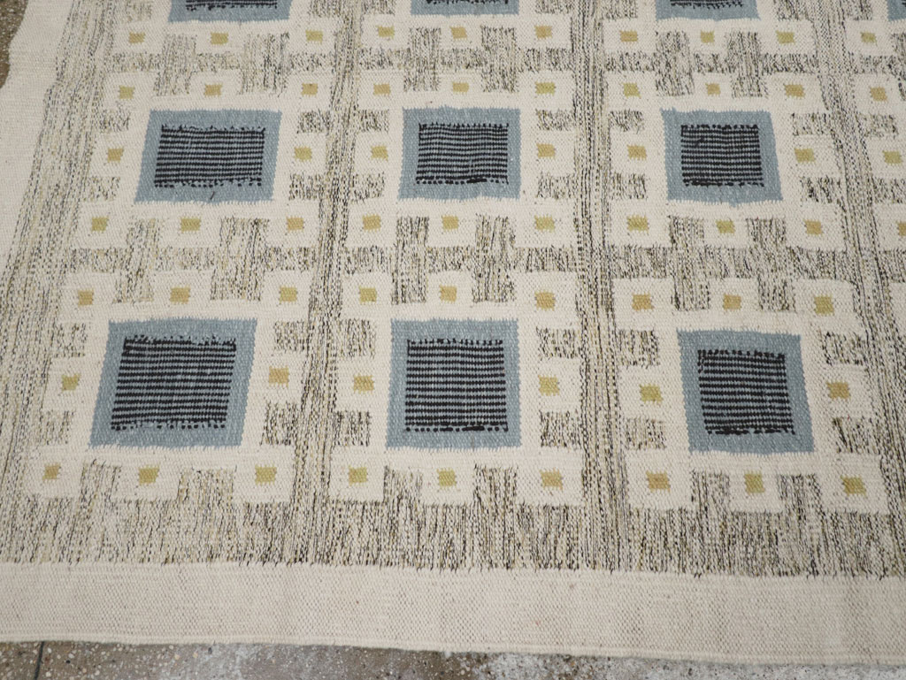 Swedish Inspired Contemporary Turkish Flatweave Accent Rug, No.32200 - Gsblank