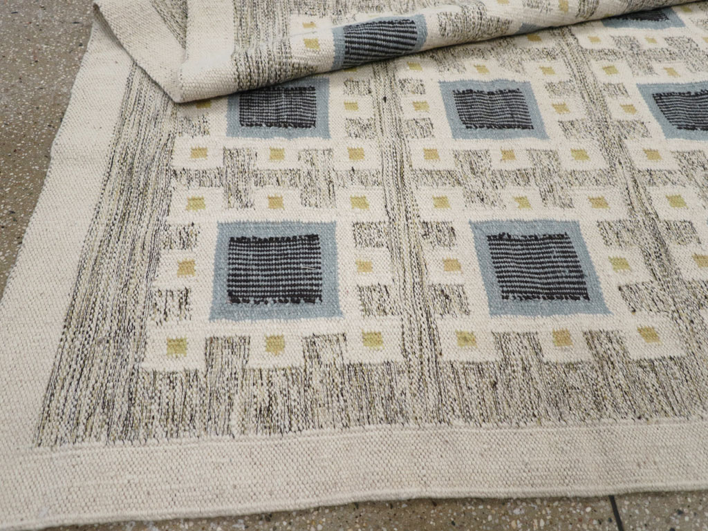 Swedish Inspired Contemporary Turkish Flatweave Accent Rug, No.32200 - Gsblank